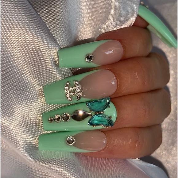 Minty Butterfly French Designer Press Ons - Picture 4 of 5